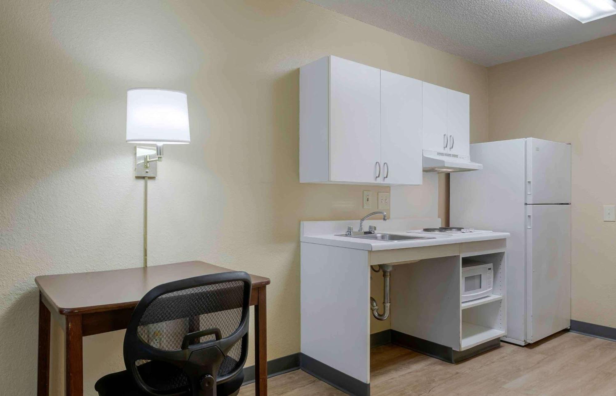 Extended Stay America Suites - Charleston - Норт Чарлстън Екстериор снимка
